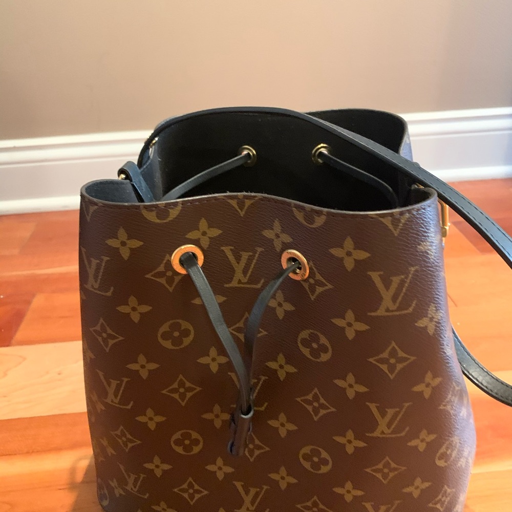 Louis Vuitton NÉONOÉ